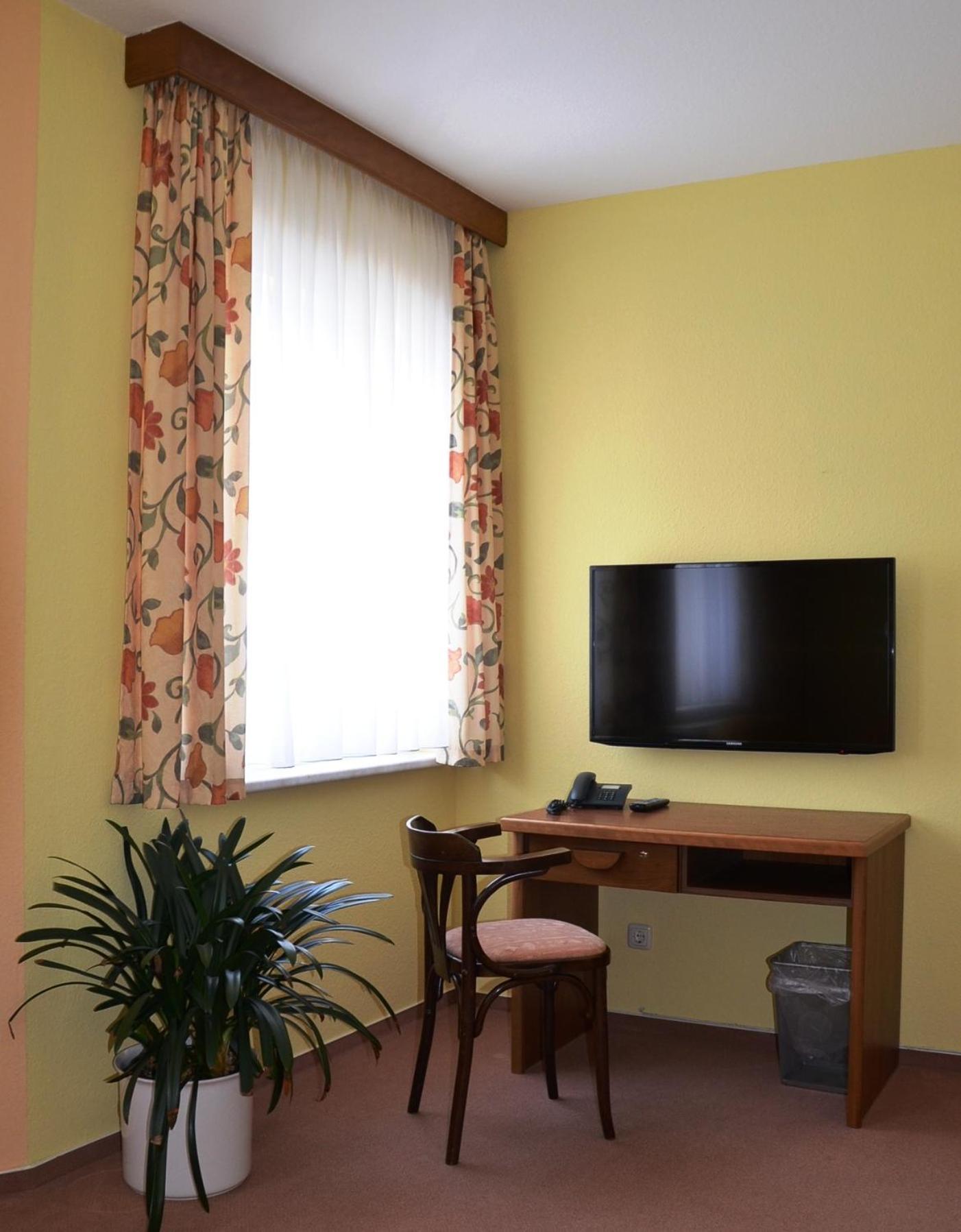 Hotel Drei Kronen Фрауенвалд Екстериор снимка