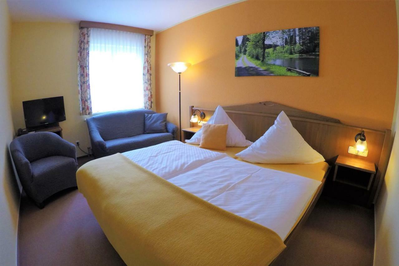 Hotel Drei Kronen Фрауенвалд Екстериор снимка